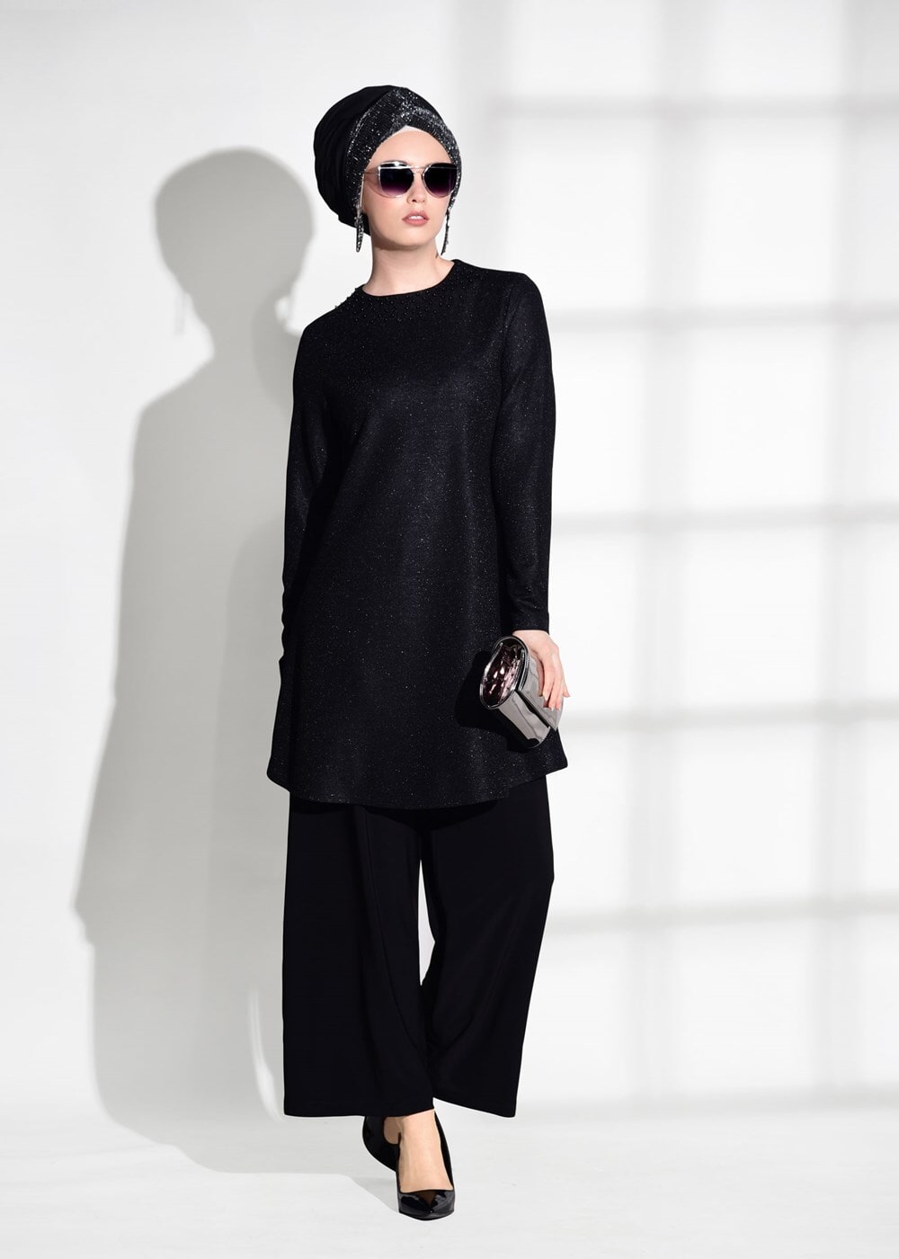 Tesettür giyim SİYAH T 80181 Elegance-Boncuk Detaylı Simli Pantolonlu Takım