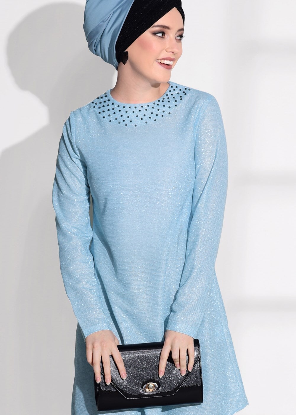 Tesettür giyim MAVİ T 80181 Elegance-Boncuk Detaylı Simli Pantolonlu Takım