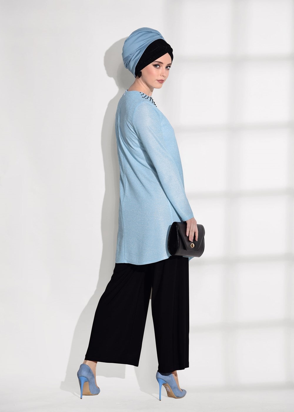 Tesettür giyim MAVİ T 80181 Elegance-Boncuk Detaylı Simli Pantolonlu Takım