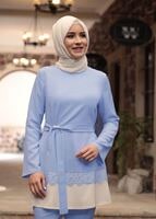 Tesettür giyim MAVİ DANTEL DETAYLI BELİ KUŞAKLI PANTOLONLU TAKIM 1301