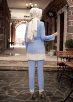 Tesettür giyim MAVİ DANTEL DETAYLI BELİ KUŞAKLI PANTOLONLU TAKIM 1301