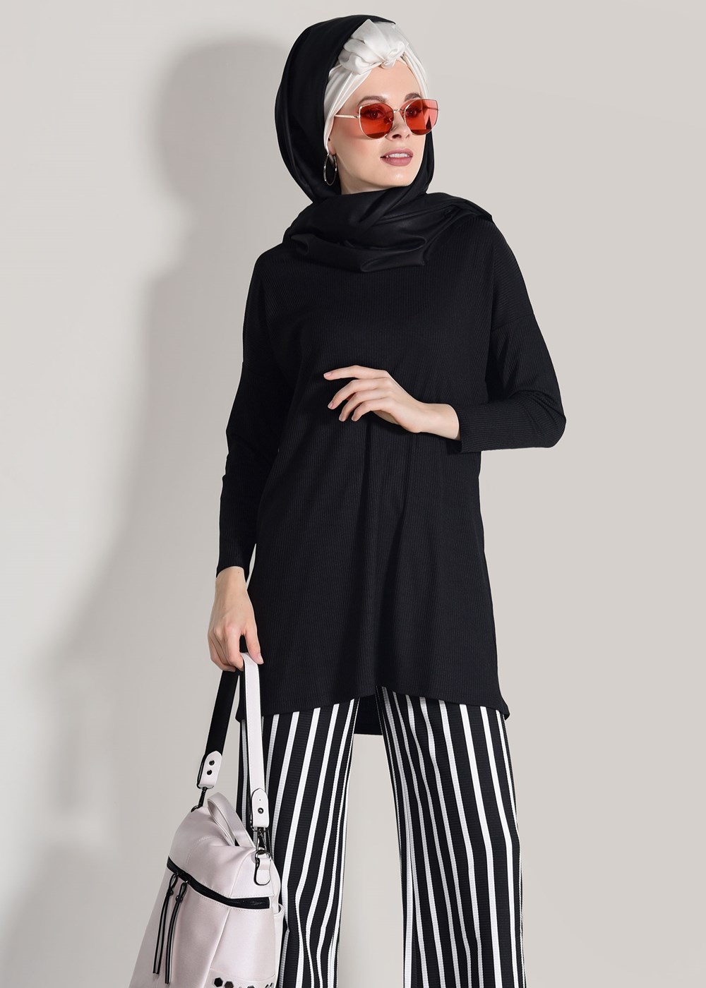 Tesettür giyim SİYAH T 2526 Dkn-Çizgili Pantolonlu Takım