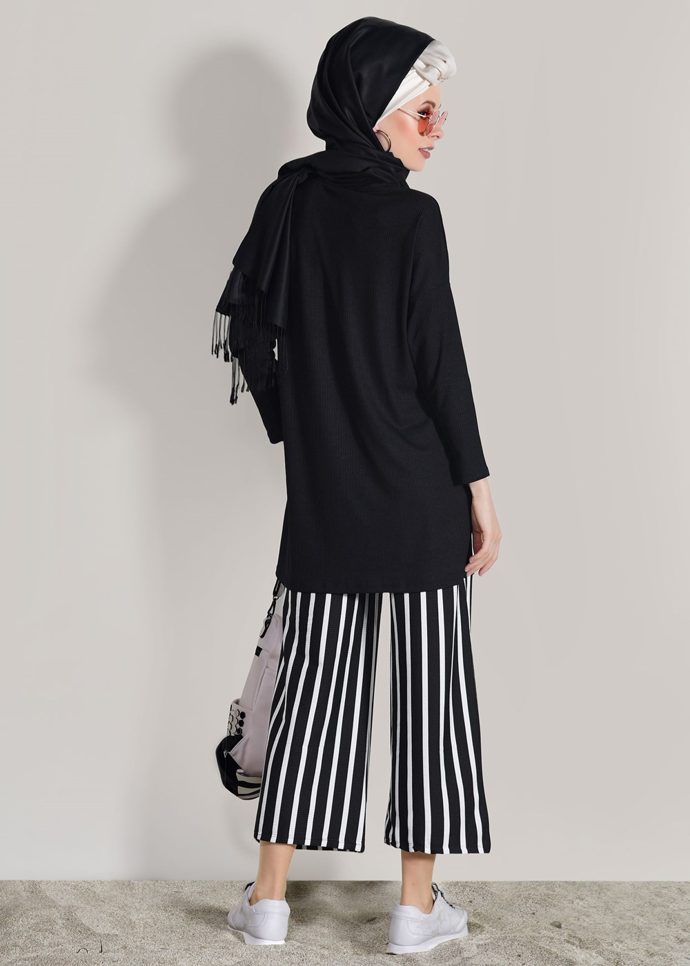 Tesettür giyim SİYAH T 2526 Dkn-Çizgili Pantolonlu Takım