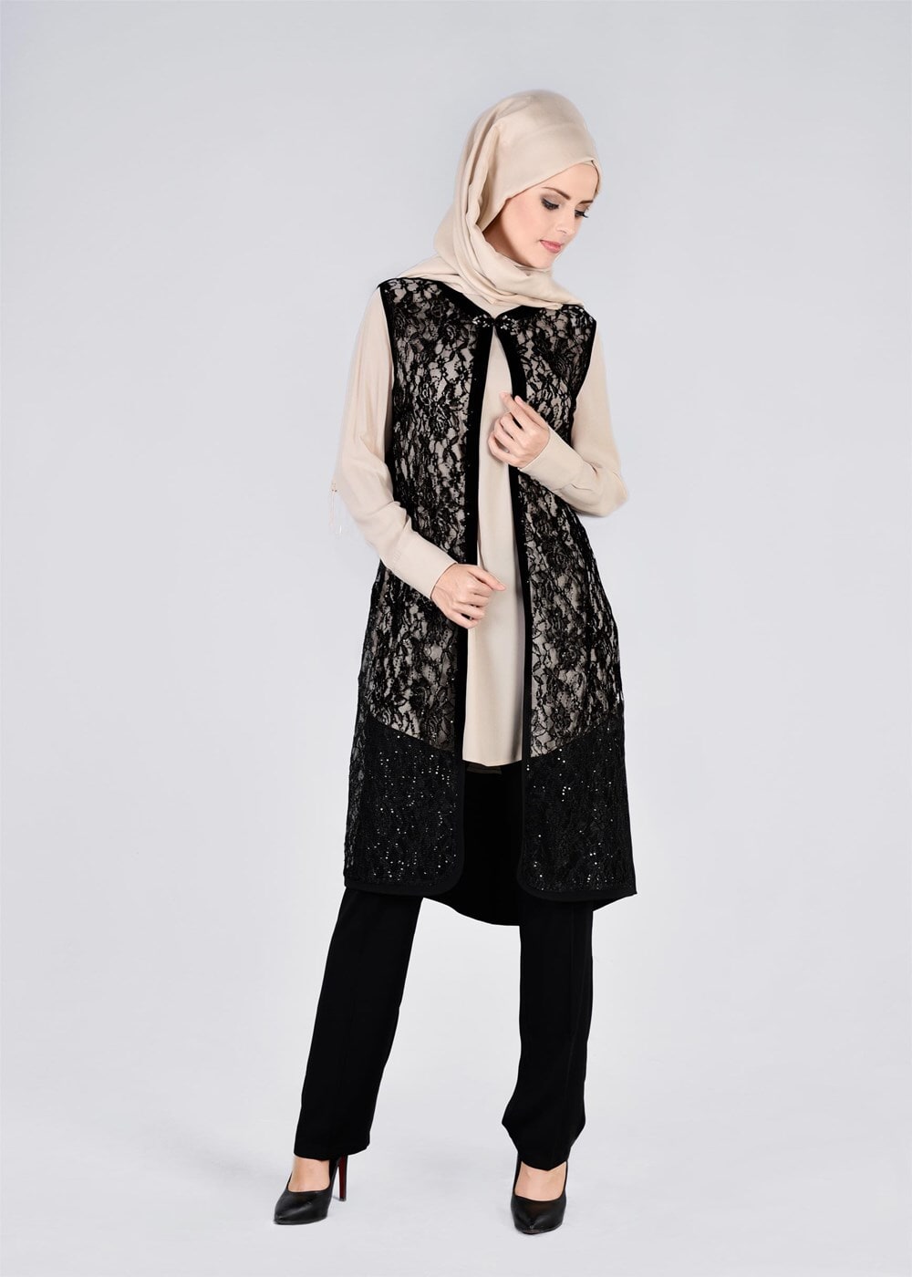 Tesettür giyim SİYAH YELEĞİ DANTEL DETAYLI 3&prime;LÜ PANTOLONLU TAKIM 3382