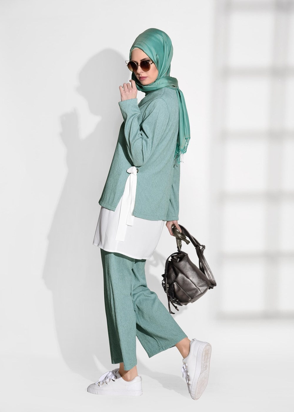 Vêtements hijab VERT COSTUME AVEC PANTALON 5756