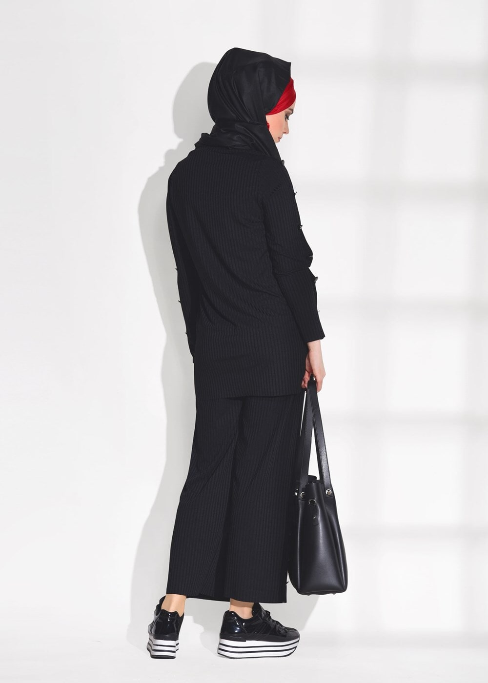 Tesettür giyim SİYAH DÜĞME DETAYLI FİTİLLİ PANTOLONLU TAKIM 6975 