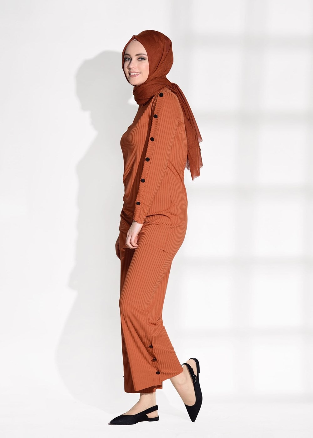 Tesettür giyim TURUNCU DÜĞME DETAYLI FİTİLLİ PANTOLONLU TAKIM 6975 