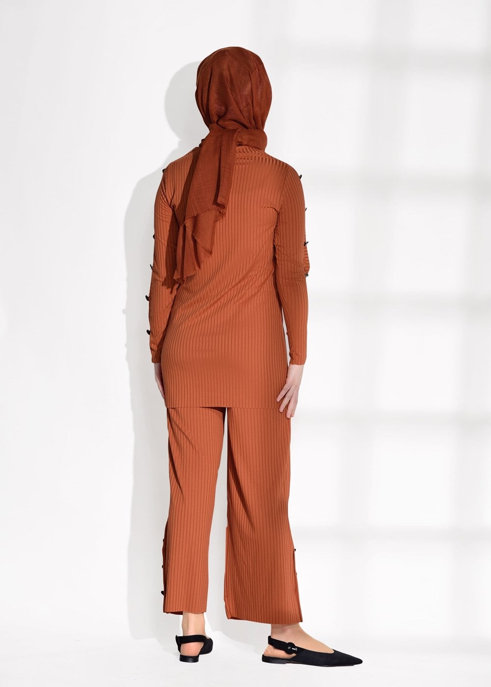 Tesettür giyim TURUNCU DÜĞME DETAYLI FİTİLLİ PANTOLONLU TAKIM 6975 