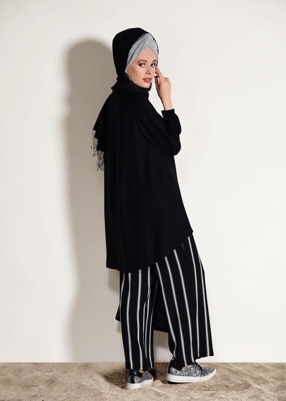 Tesettür giyim SİYAH ÇİZGİLİ PANTOLONLU TAKIM 8785 