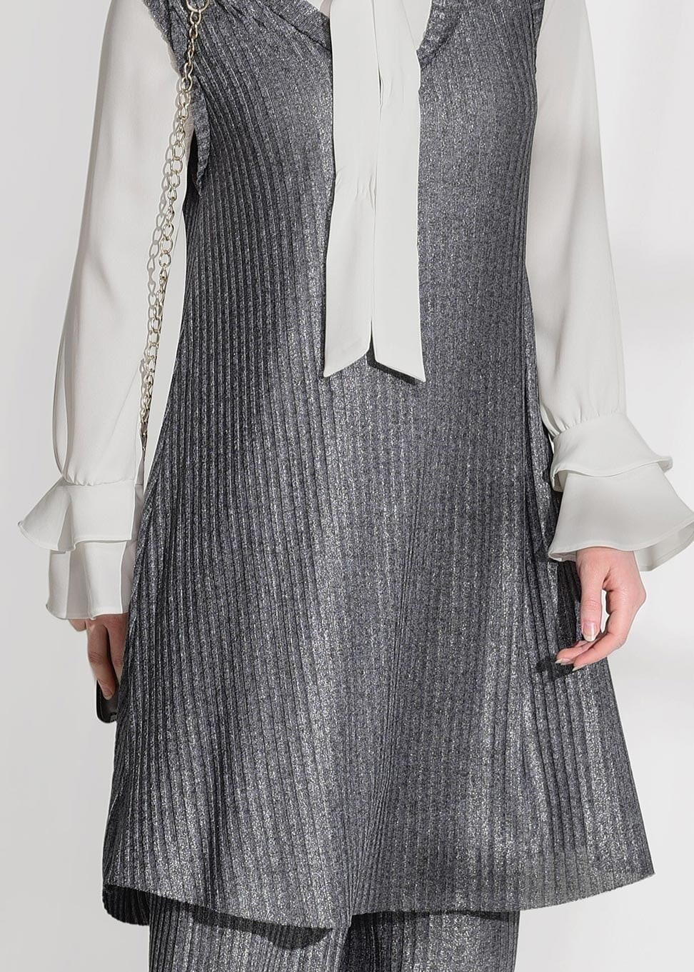 Tesettür giyim GRİ T 8955 Asmiray- Fırfır Detaylı Pantolonlu Takım