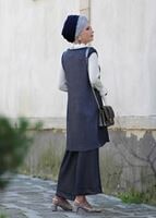 Tesettür giyim LACİVERT T 8955 Asmiray- Fırfır Detaylı Pantolonlu Takım