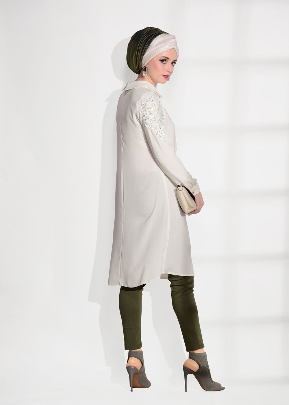 Tesettür giyim KREM T 61781-1 Elegance- Kol Kısmı işleme Detaylı Tunik
