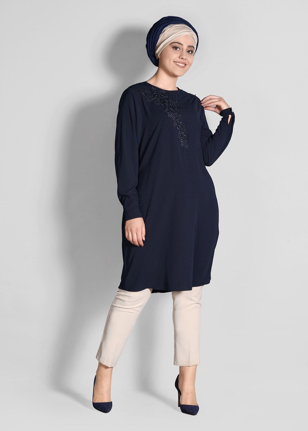 Tesettür giyim LACİVERT T 62781-1 Elegance- İnci Detaylı Tunik