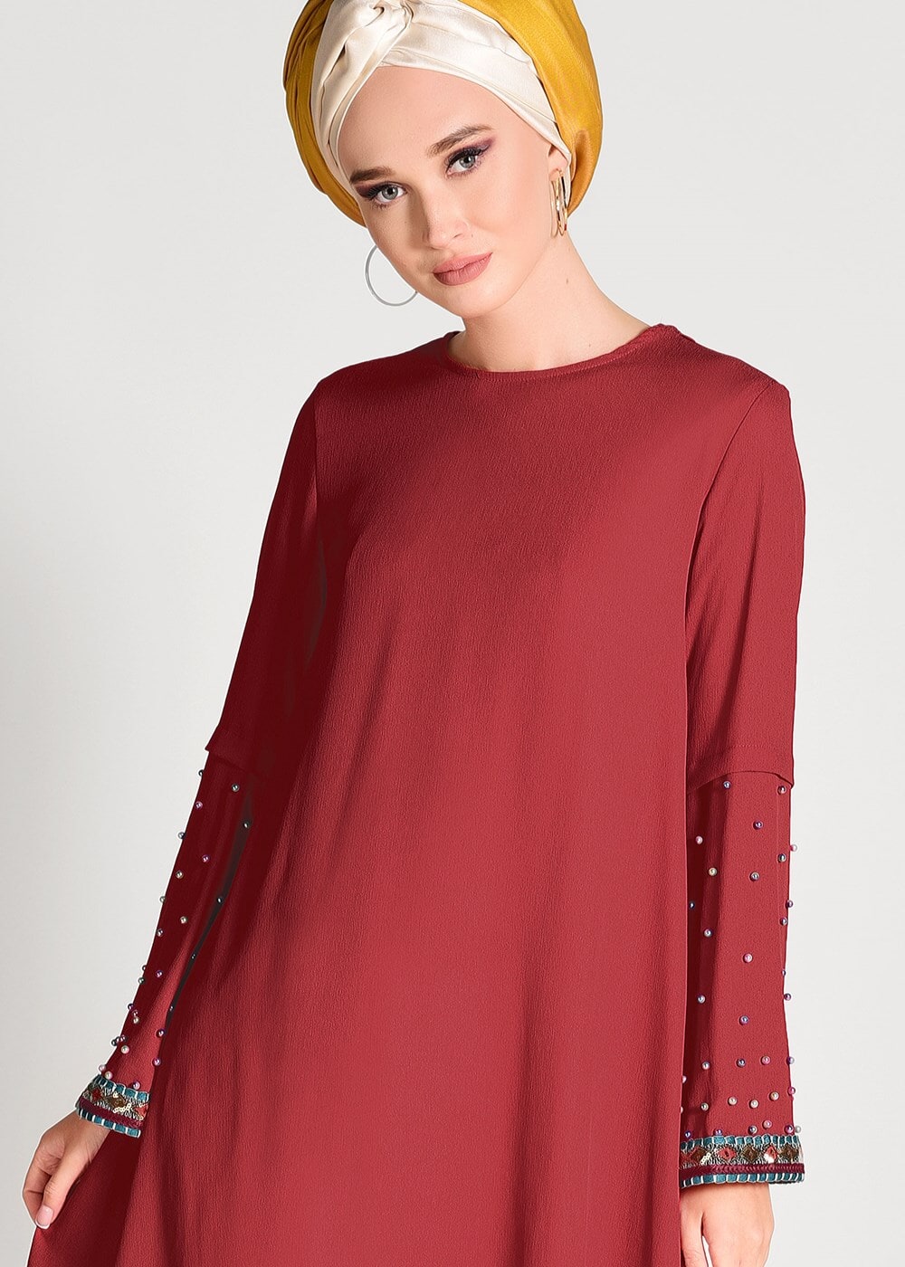 Tesettür giyim KIRMIZI BONCUK İŞLEMELİ ASİMETRİK KESİM TUNİK 02071