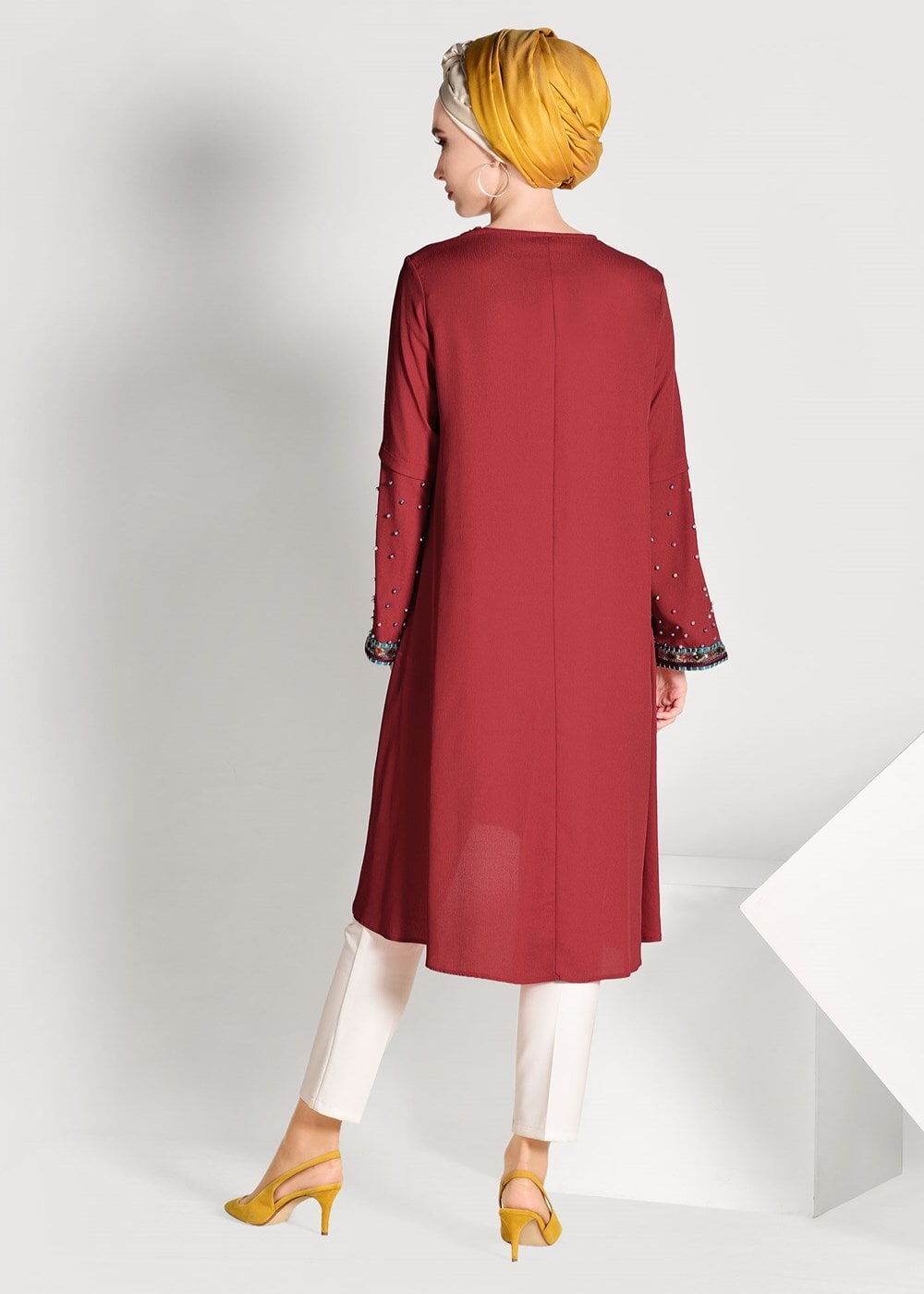 Tesettür giyim KIRMIZI BONCUK İŞLEMELİ ASİMETRİK KESİM TUNİK 02071