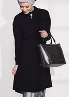 Tesettür giyim SİYAH T 02781 Elegance- Omuz Kısmı Güpür Detaylı Tunik