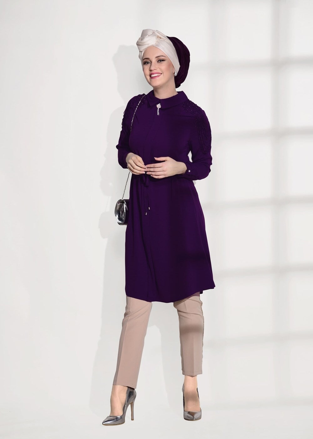 Tesettür giyim MOR T 02781 Elegance- Omuz Kısmı Güpür Detaylı Tunik