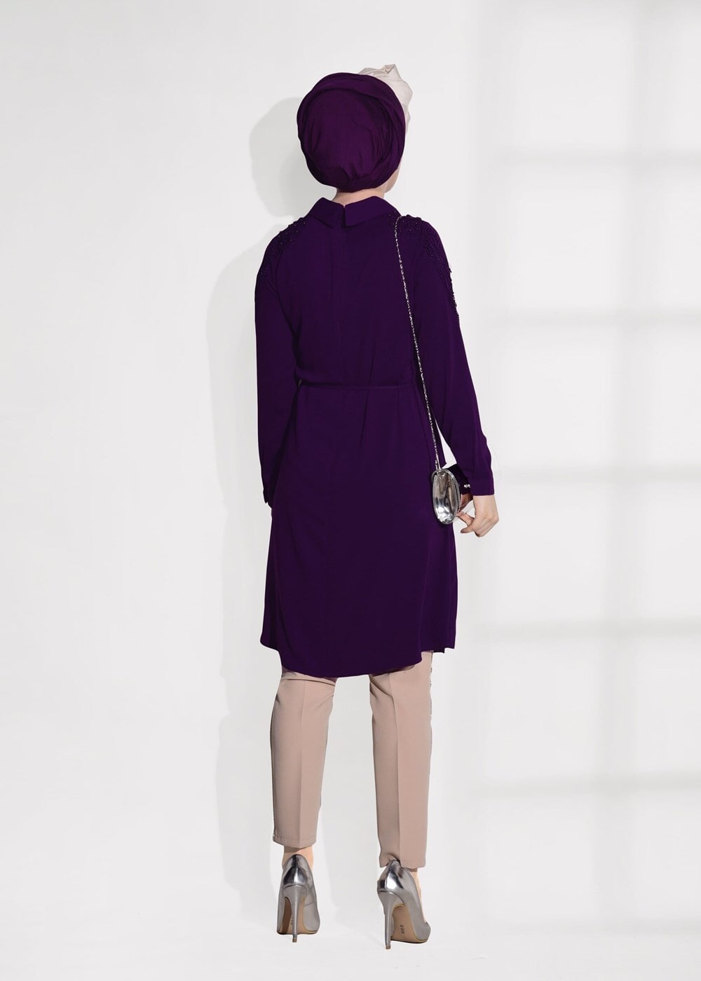 Tesettür giyim MOR T 02781 Elegance- Omuz Kısmı Güpür Detaylı Tunik