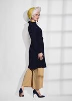 Tesettür giyim LACİVERT T 02781 Elegance- Omuz Kısmı Güpür Detaylı Tunik