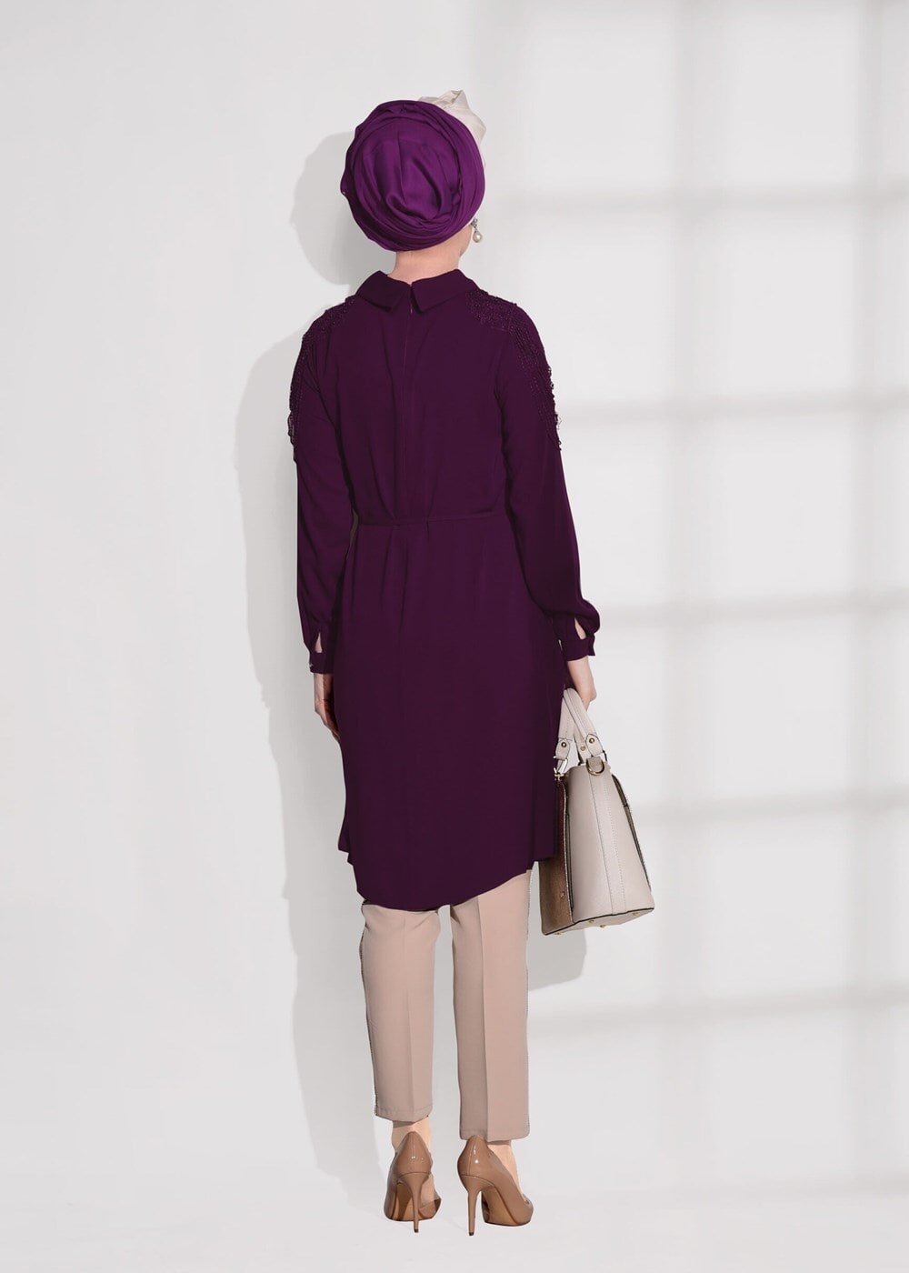 Tesettür giyim MOR T 02781 Elegance- Omuz Kısmı Güpür Detaylı Tunik