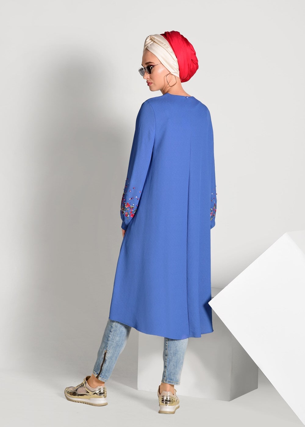 Tesettür giyim LACİVERT NAKIŞ DETAYLI ASİMETRİK KESİM TUNİK 09071