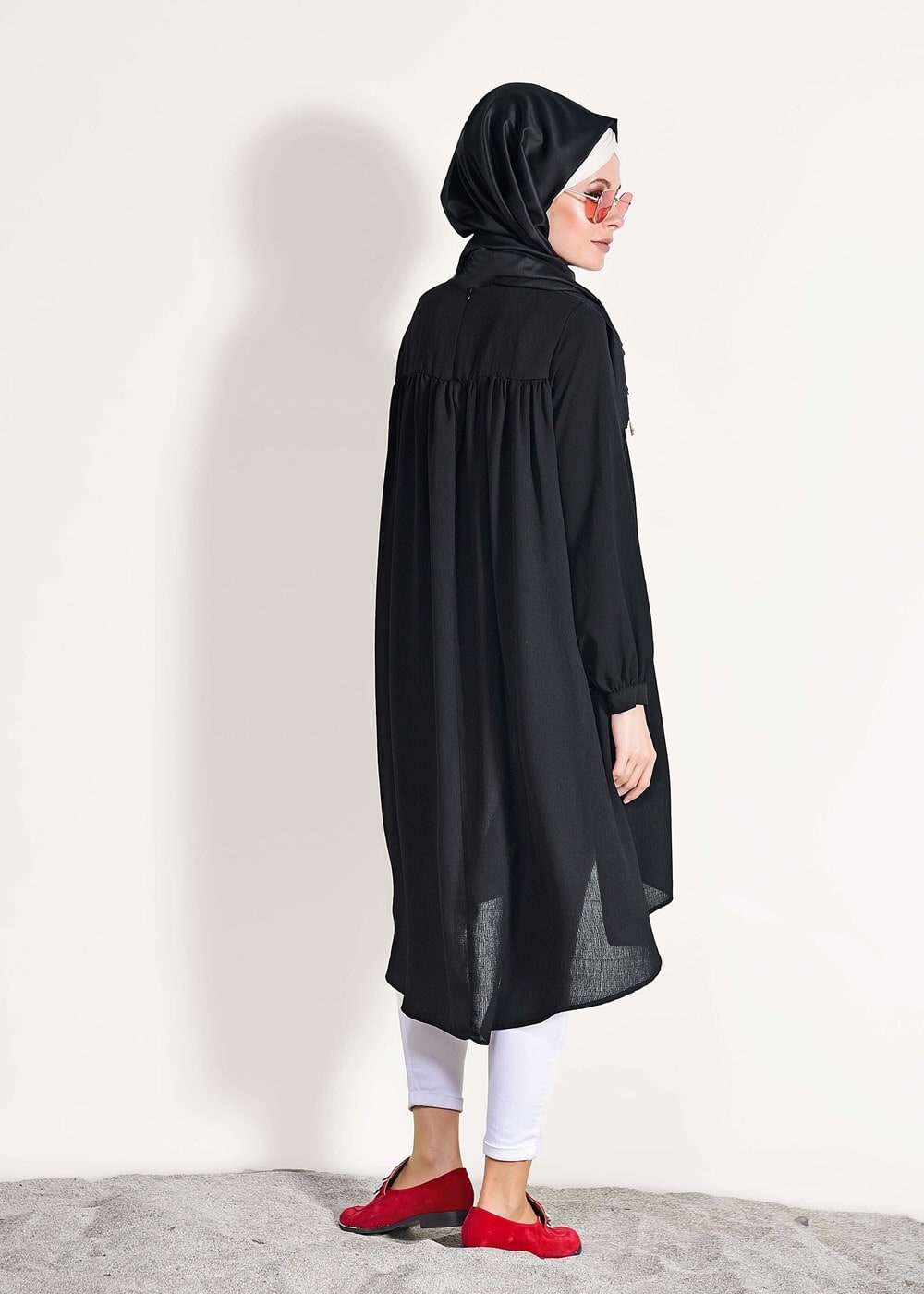Tesettür giyim SİYAH ÖNÜ BÜZGÜLÜ TUNİK 11461