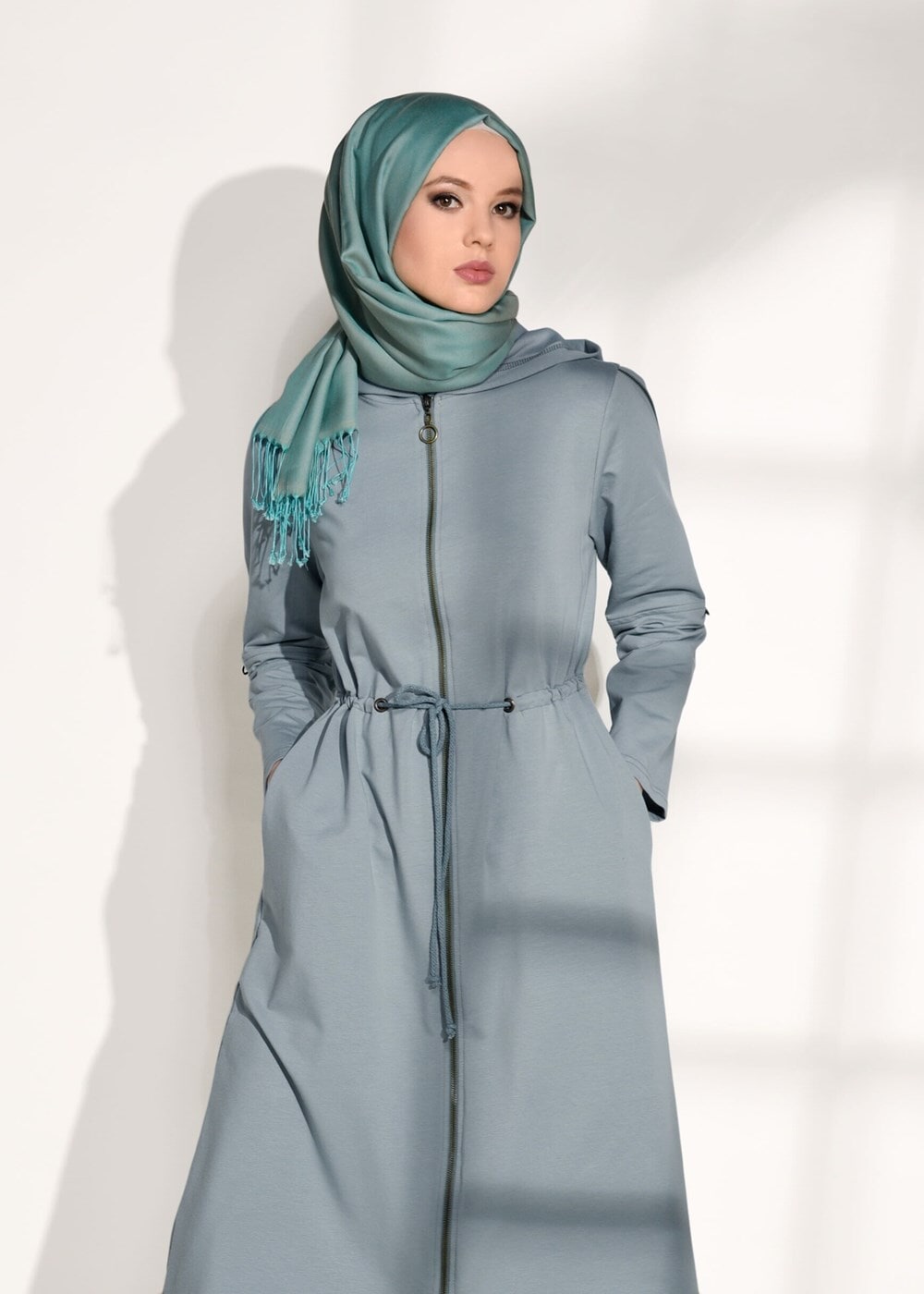 Tesettür giyim YEŞİL FERMUARLI KAPÜŞONLU TUNİK 18605 