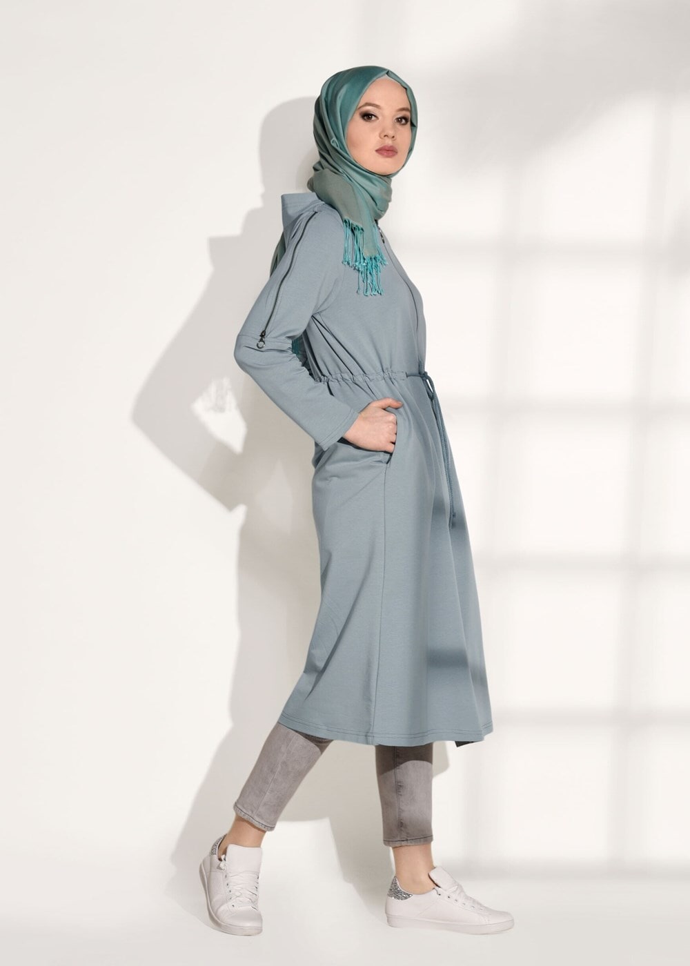 Tesettür giyim YEŞİL FERMUARLI KAPÜŞONLU TUNİK 18605 