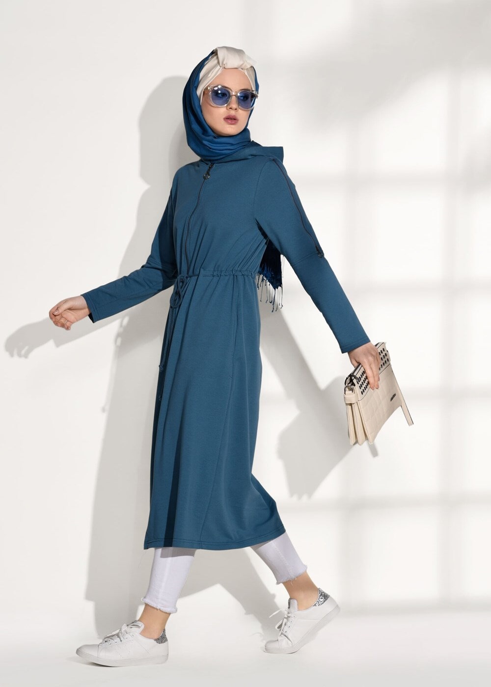 Tesettür giyim YEŞİL FERMUARLI KAPÜŞONLU TUNİK 18605 