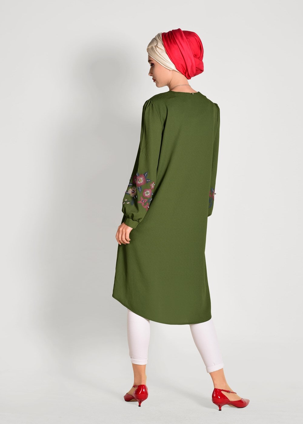 Tesettür giyim YEŞİL İŞLEME DETAYLI ASİMETRİK KESİM TUNİK 35071