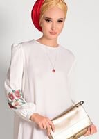 Tesettür giyim EKRU İŞLEME DETAYLI ASİMETRİK KESİM TUNİK 35071