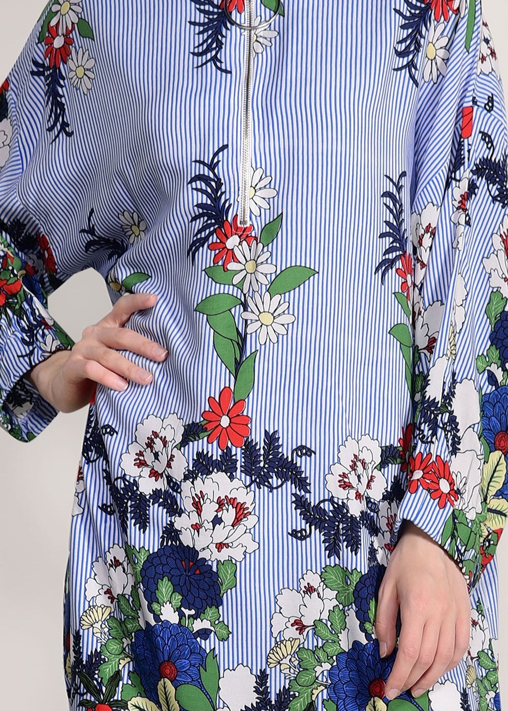 Tesettür giyim MAVİ T 40016 H Fashion-Fermuar Detaylı Çiçekli Tunik