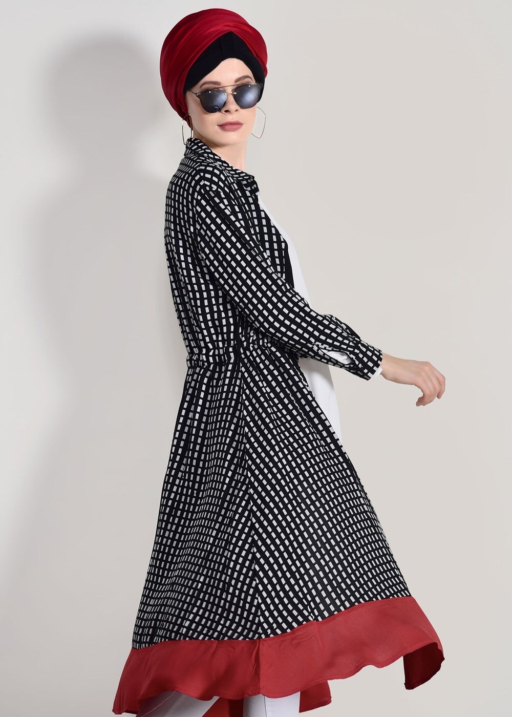 Tesettür giyim SİYAH ETEK UCU VOLANLI DESENLİ TUNİK T 42032