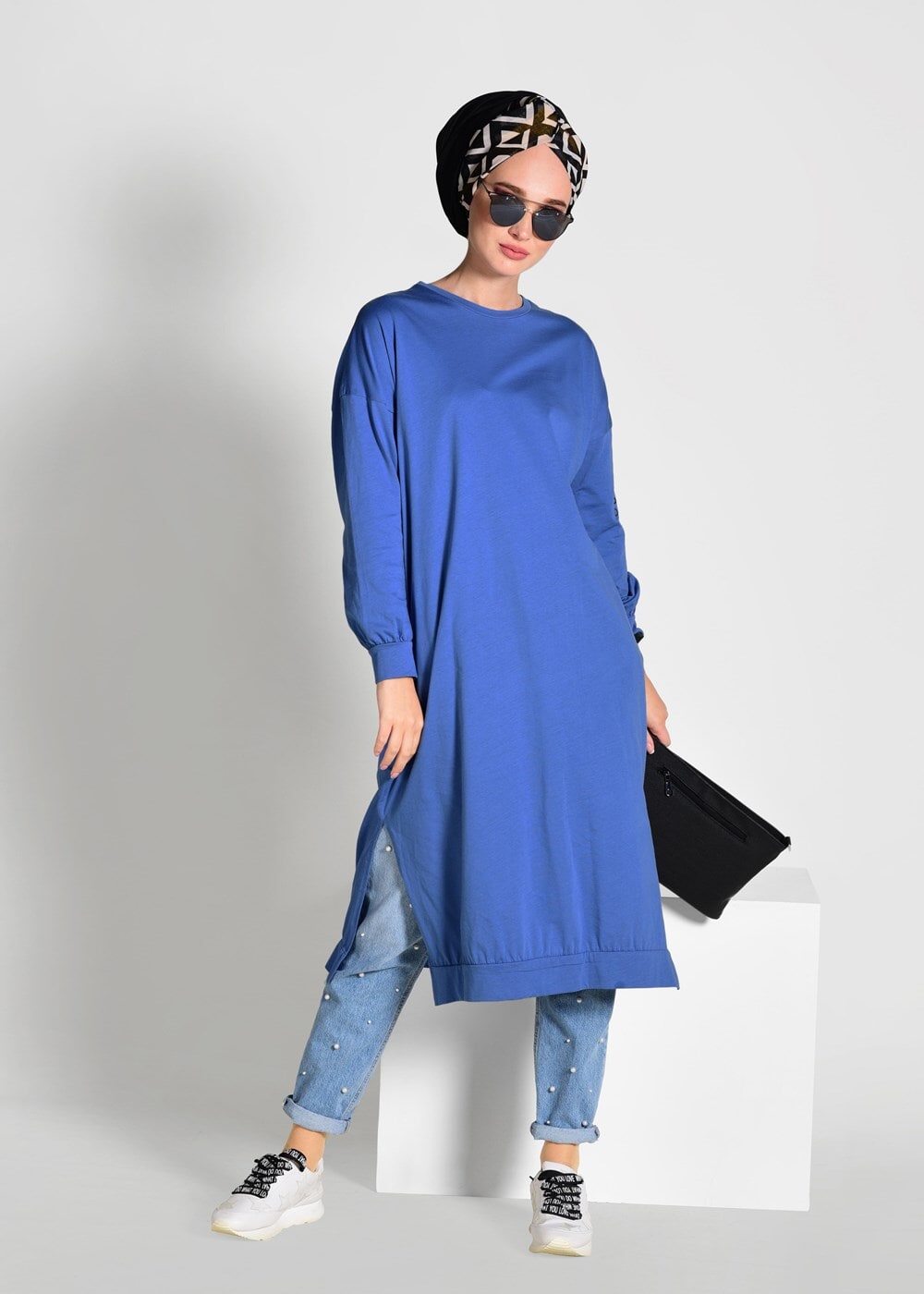 Tesettür giyim LACİVERT YANLARI YIRTMAÇLI BASKI DETAYLI TUNİK 42871