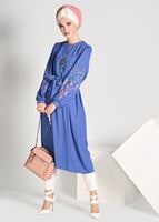 Tesettür giyim LACİVERT NAKIŞ DETAYLI BELİ KUŞAKLI TUNİK 45071 