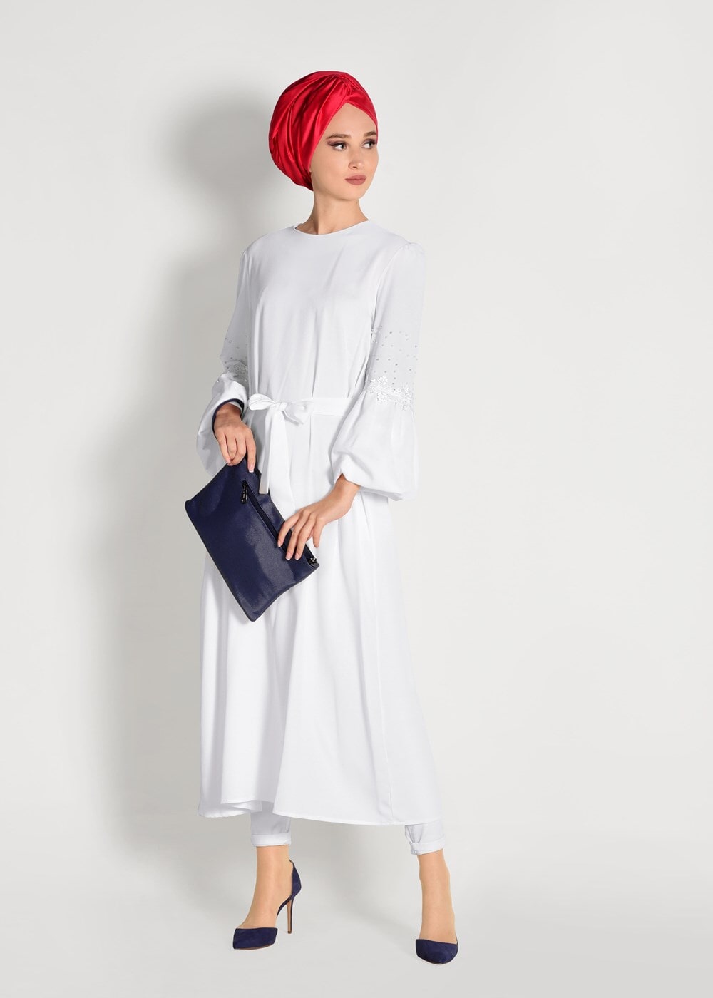 Tesettür giyim EKRU İNCİ DETAYLI BELİ KUŞAKLI TUNİK 48071