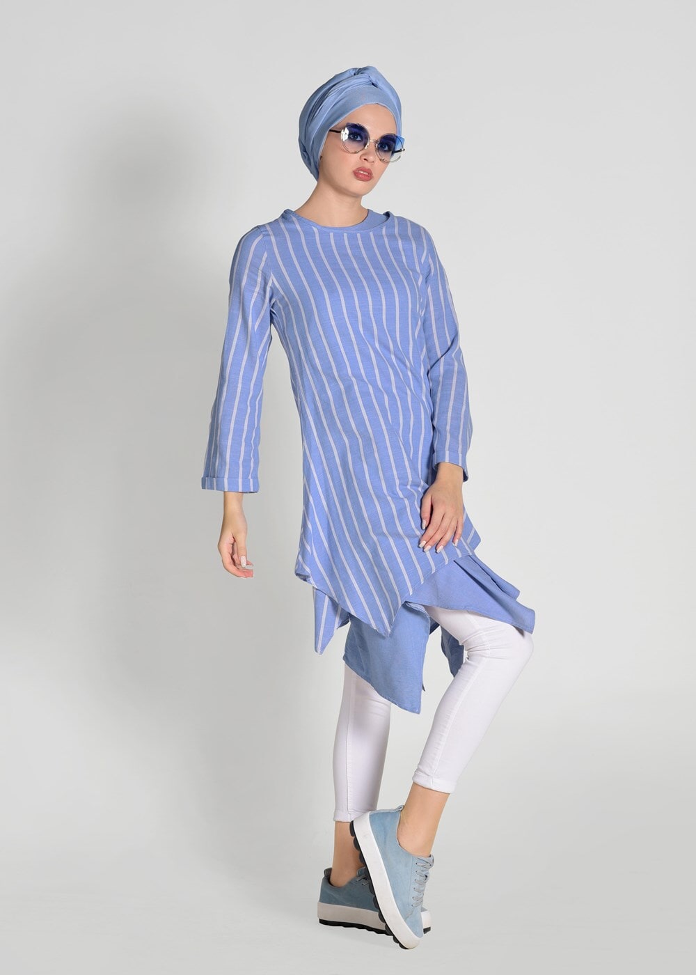 Tesettür giyim MAVİ ASİMETRİK KESİM ÇİZGİLİ 2&prime;Lİ TUNİK 56108 