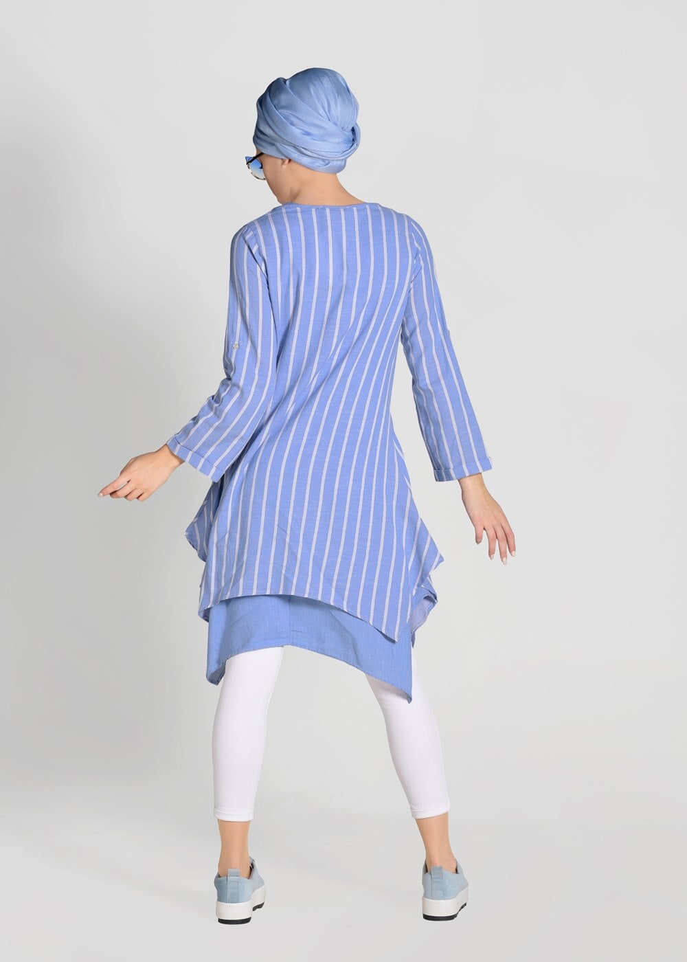 Tesettür giyim MAVİ ASİMETRİK KESİM ÇİZGİLİ 2&prime;Lİ TUNİK 56108 