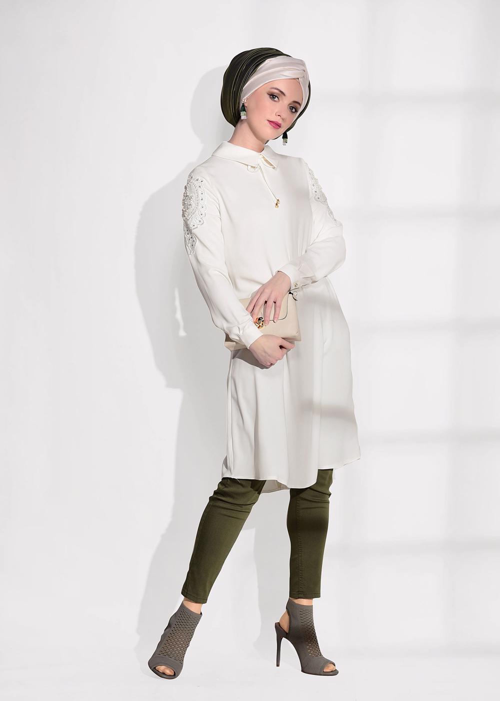 Tesettür giyim KREM T 61781 Elegance- Kol Kısmı Güpür Detaylı Tunik