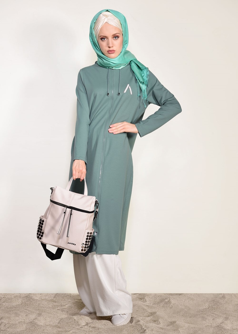 Tesettür giyim YEŞİL KAPÜŞONLU FERMUARLI PENYE CEKET 64505