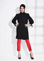 Tesettür giyim SİYAH İNCİ DETAYLI PİLELİ TUNİK 77651