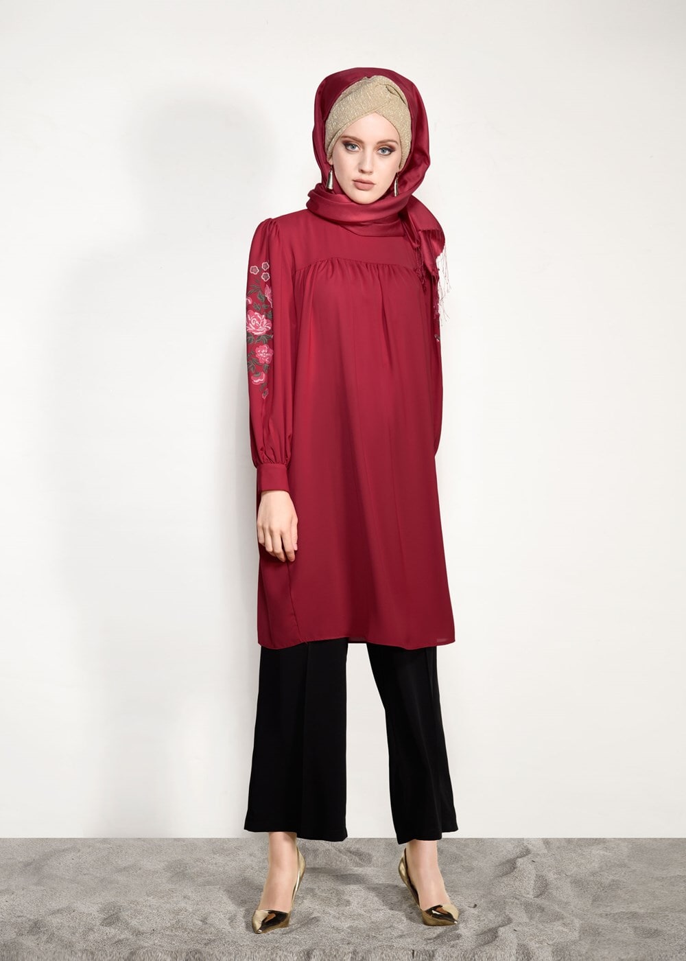 Tesettür giyim KIRMIZI MANŞETLERİ BAĞCIKLI TUNİK 84461 