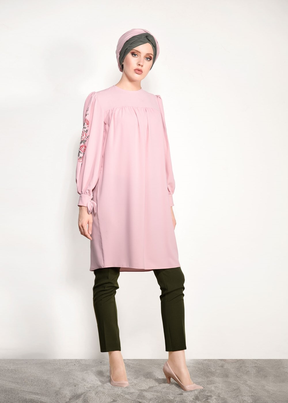 Tesettür giyim PUDRA MANŞETLERİ BAĞCIKLI TUNİK 84461 
