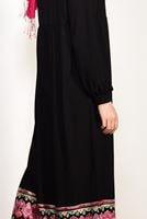 Tesettür giyim SİYAH T 95171 İkoll- Nakış Detaylı Uzun Tunik