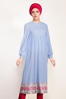 Tesettür giyim MAVİ T 95171 İkoll- Nakış Detaylı Uzun Tunik