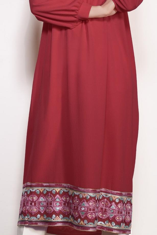 Tesettür giyim  T 95171 İkoll- Nakış Detaylı Uzun Tunik - TRENDTESETTÜR