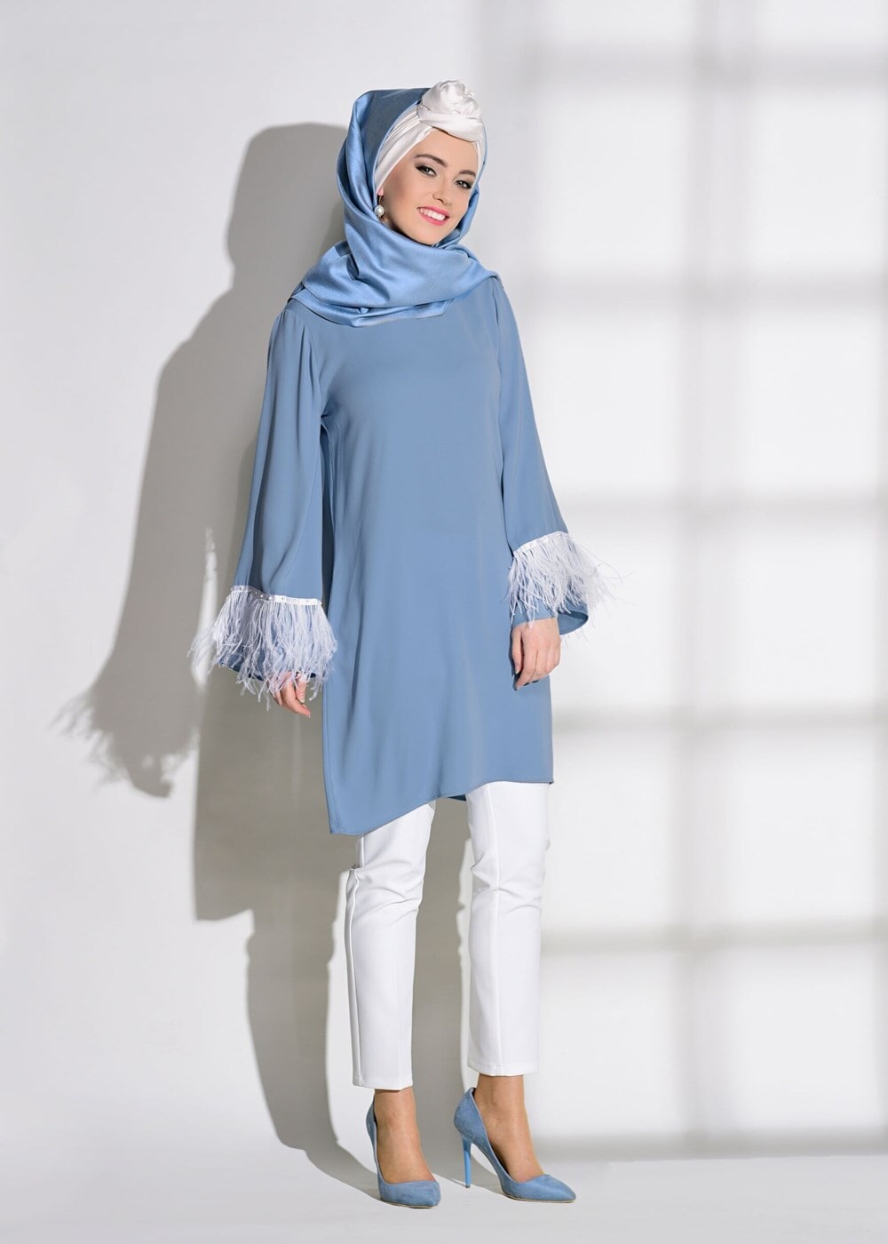 Vêtements hijab BLEU TUNIQUE DÉTAILLÉE DENTELLE 99131