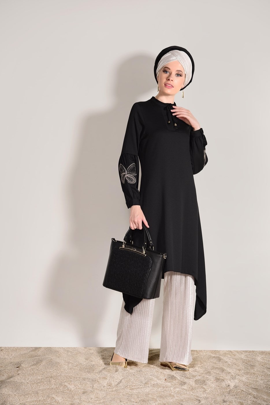 Vêtements hijab NOIR TUNIQUE DETAIL BRODERIE T 681
