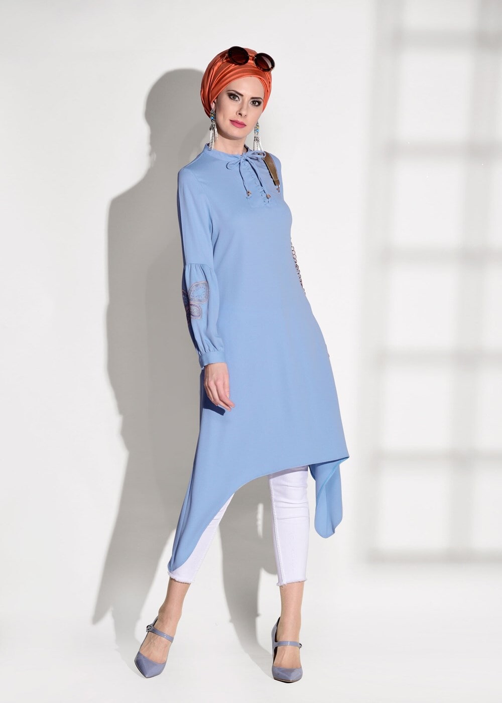 Vêtements hijab BLEU TUNIQUE DETAIL BRODERIE T 681