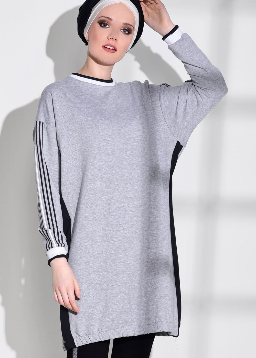 Tesettür giyim GRİ ÇİZGİ DETAYLI SPOR TUNİK 1708